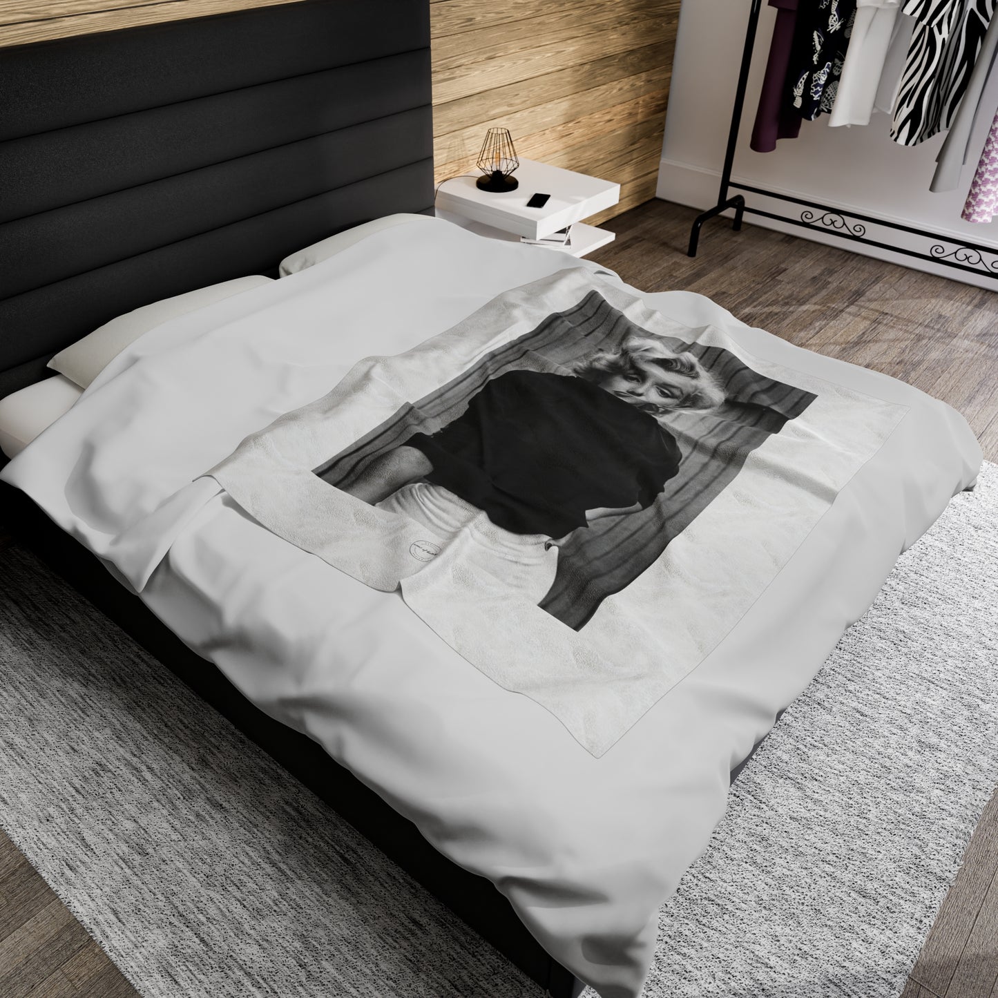 Marilyn Monroe Classy White Velveteen Plush Blanket