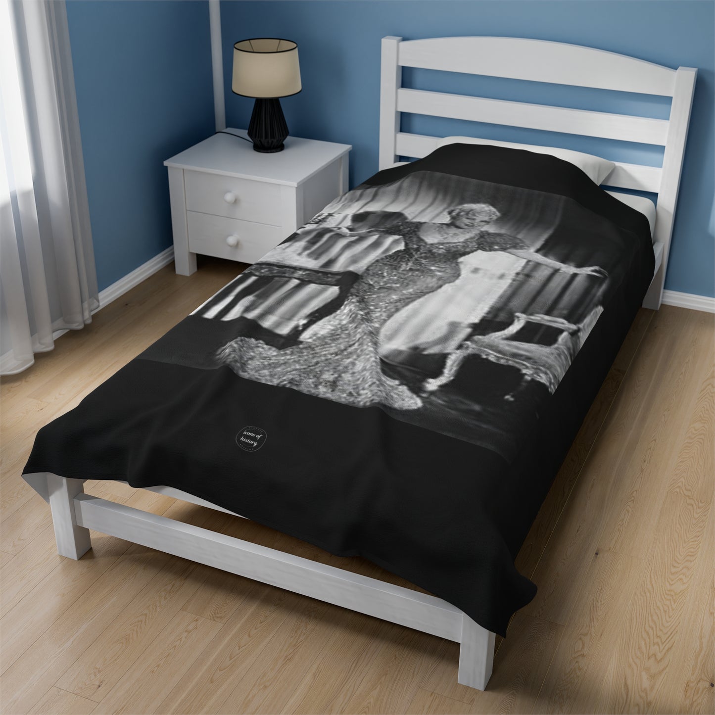 Mae West Glamour Velveteen Black Top/ White Inner Plush Blanket