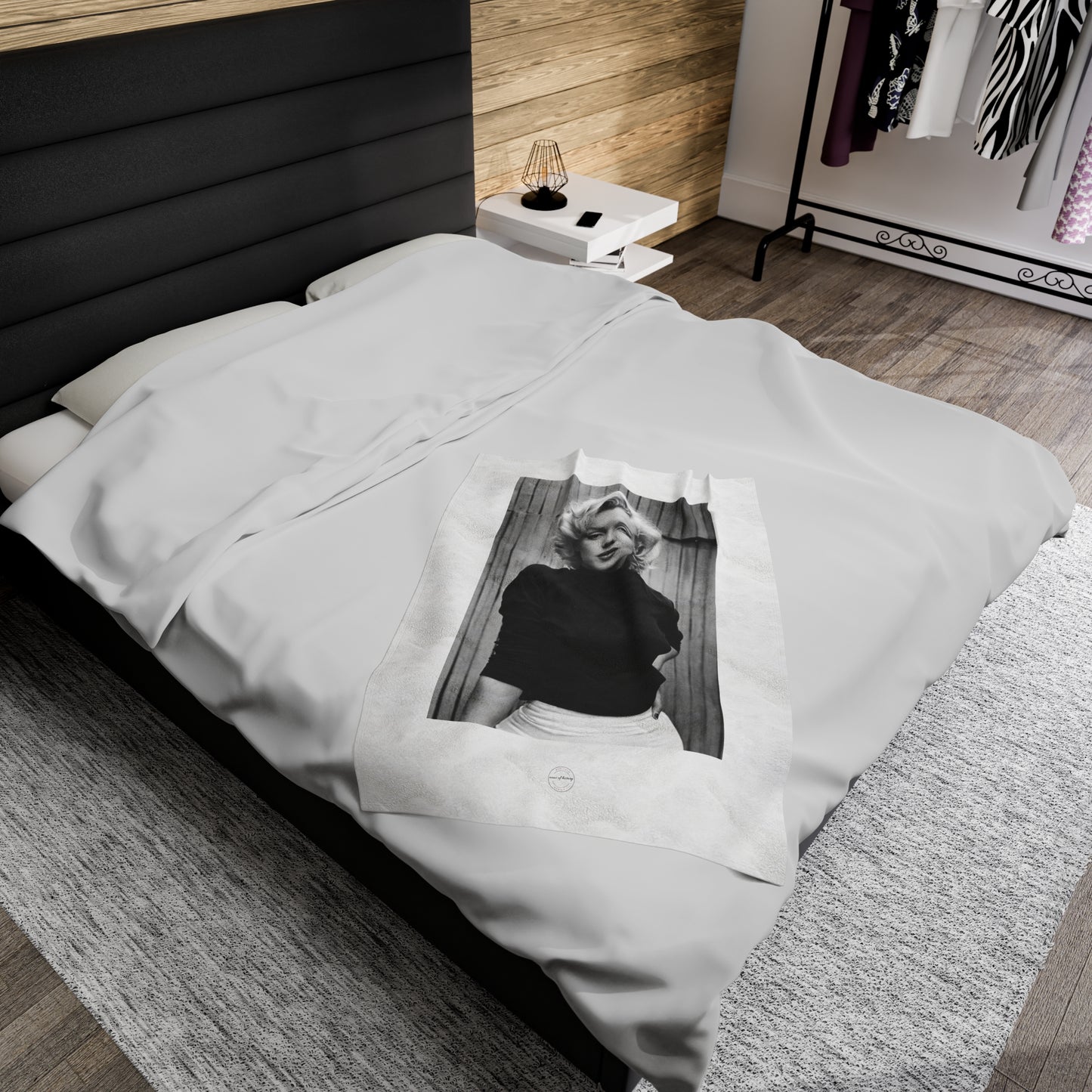 Marilyn Monroe Classy White Velveteen Plush Blanket