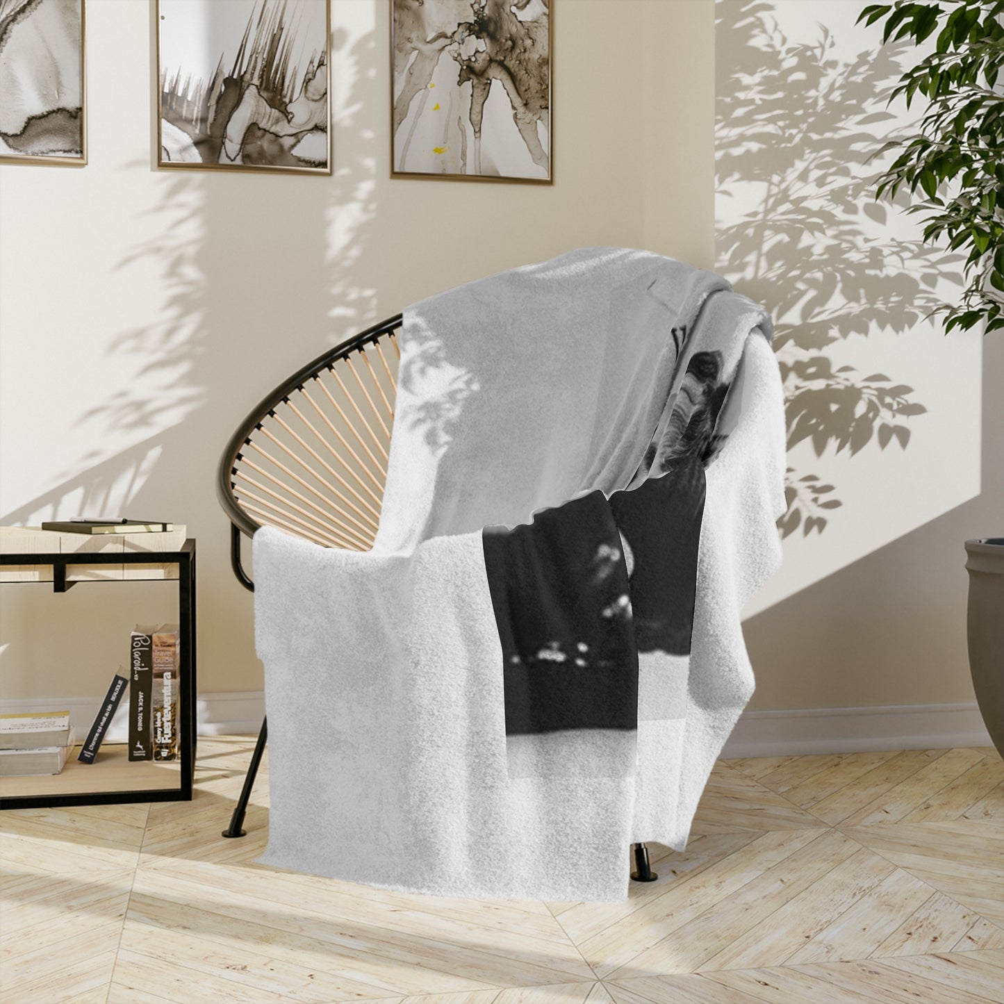 Audrey Hepburn Classy White Velveteen Microfiber Blanket